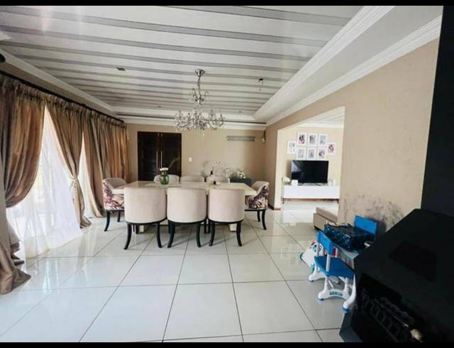 3 BEDROOM HOUSE FOR SALE IN THE ORCHARDS